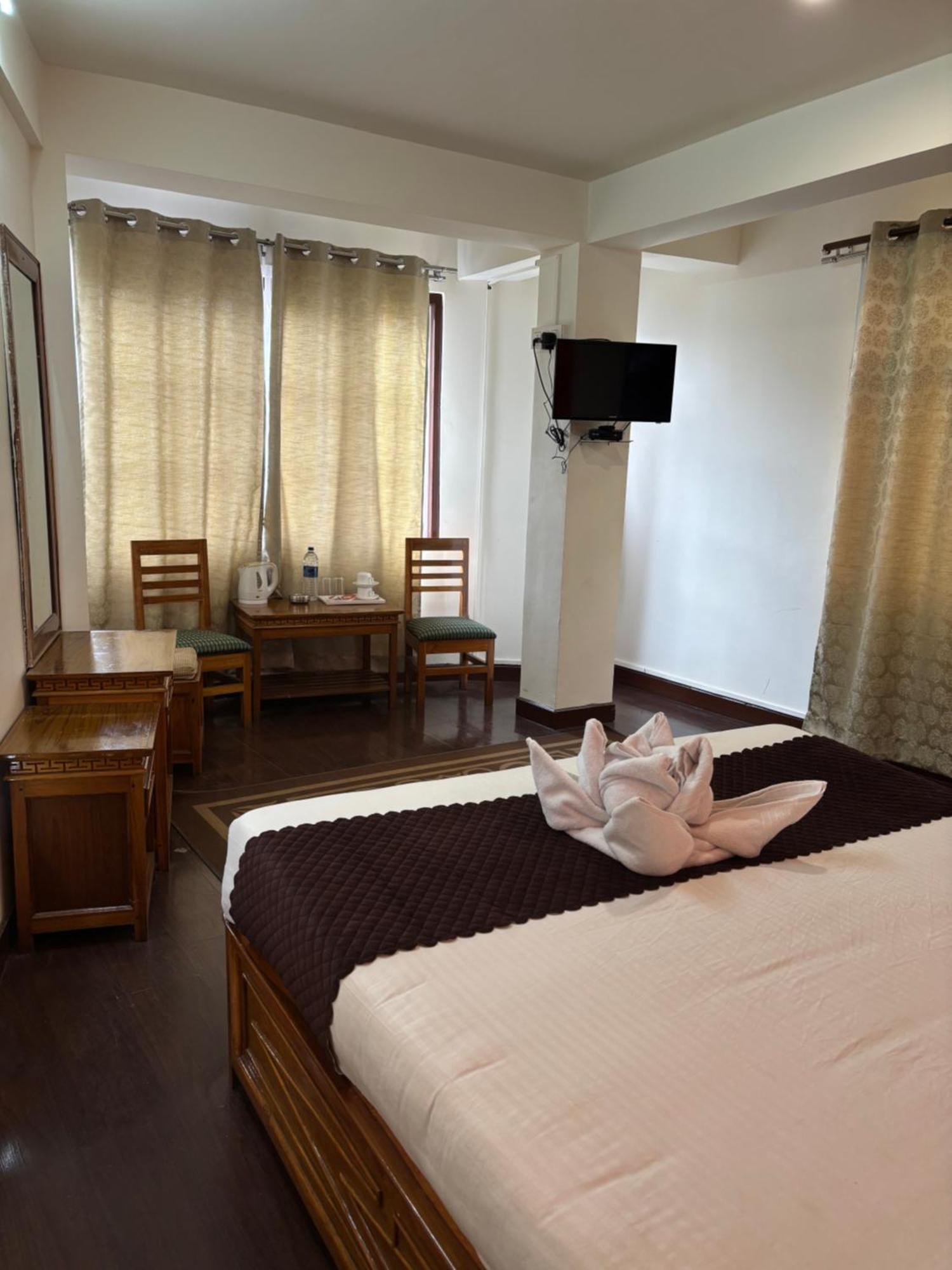 Hotel Kasturi Palace & Restaurant Darjeeling Darjeeling  Exteriör bild