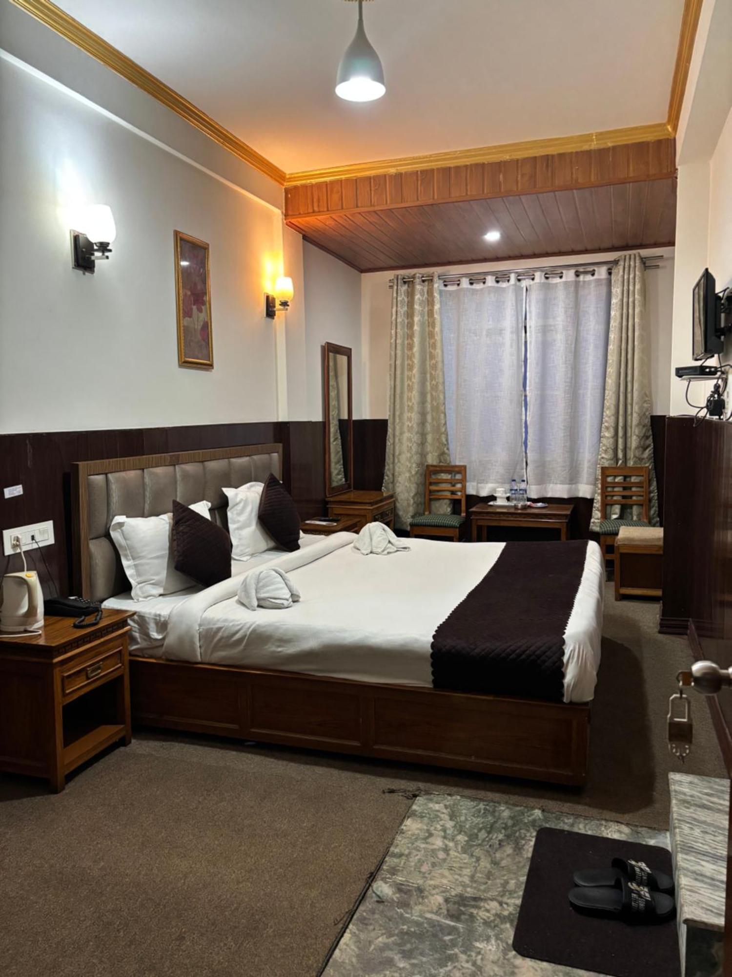 Hotel Kasturi Palace & Restaurant Darjeeling Darjeeling  Exteriör bild