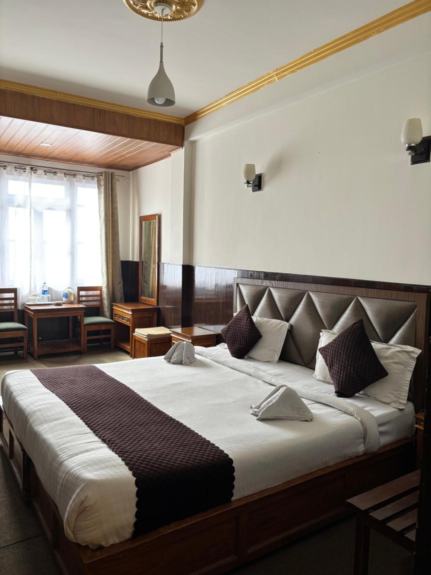 Hotel Kasturi Palace & Restaurant Darjeeling Darjeeling  Exteriör bild