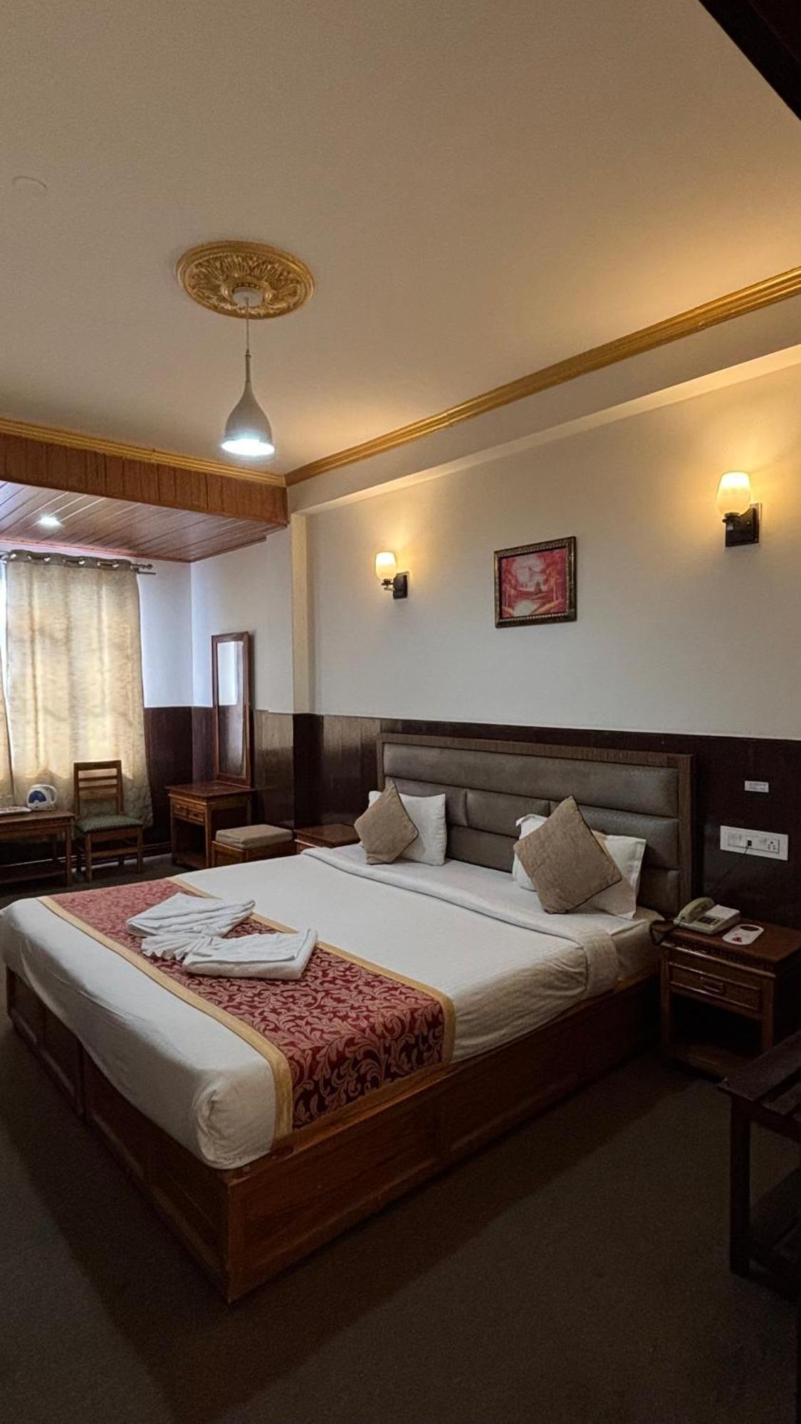 Hotel Kasturi Palace & Restaurant Darjeeling Darjeeling  Exteriör bild