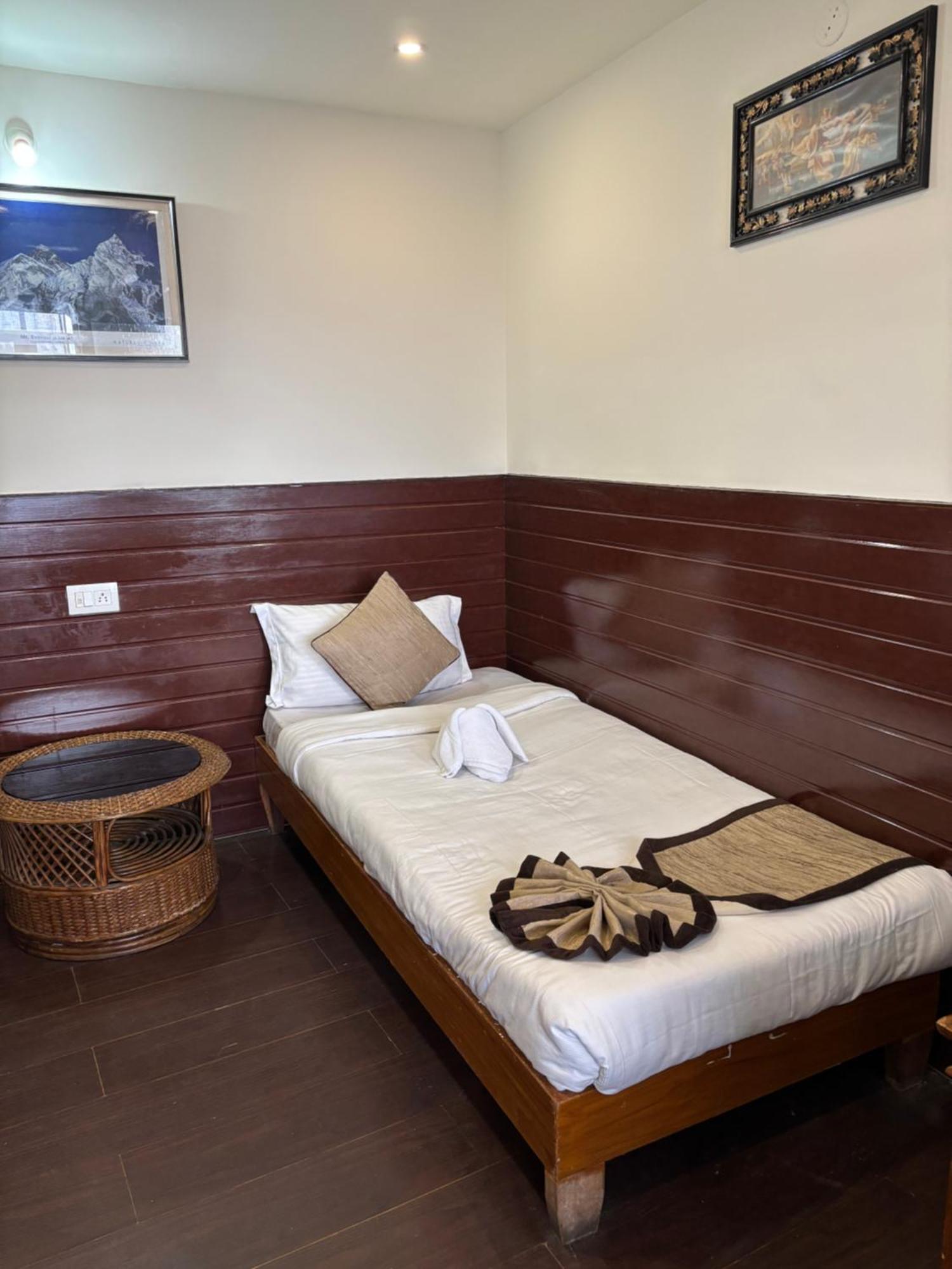 Hotel Kasturi Palace & Restaurant Darjeeling Darjeeling  Exteriör bild