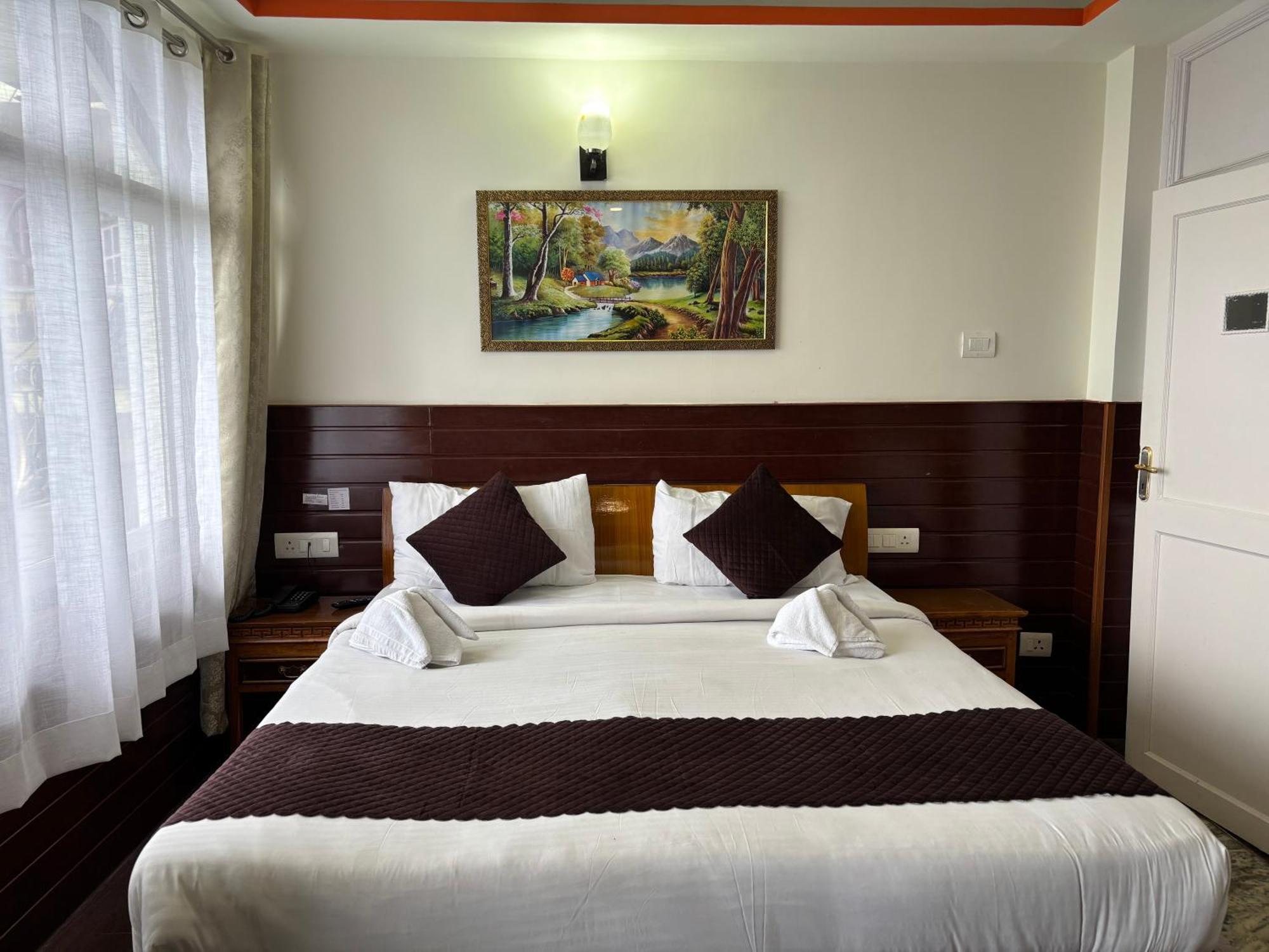 Hotel Kasturi Palace & Restaurant Darjeeling Darjeeling  Exteriör bild
