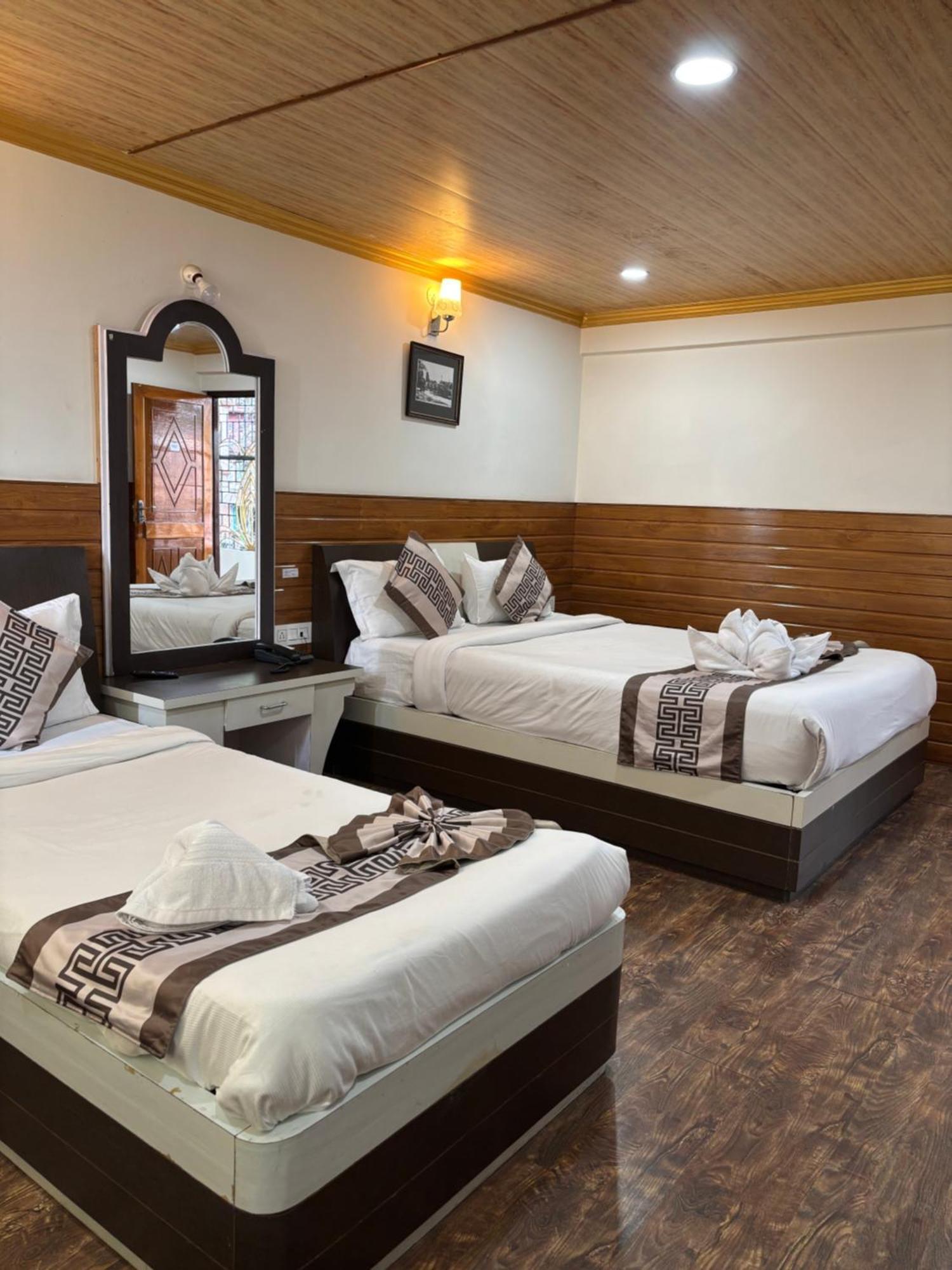 Hotel Kasturi Palace & Restaurant Darjeeling Darjeeling  Exteriör bild