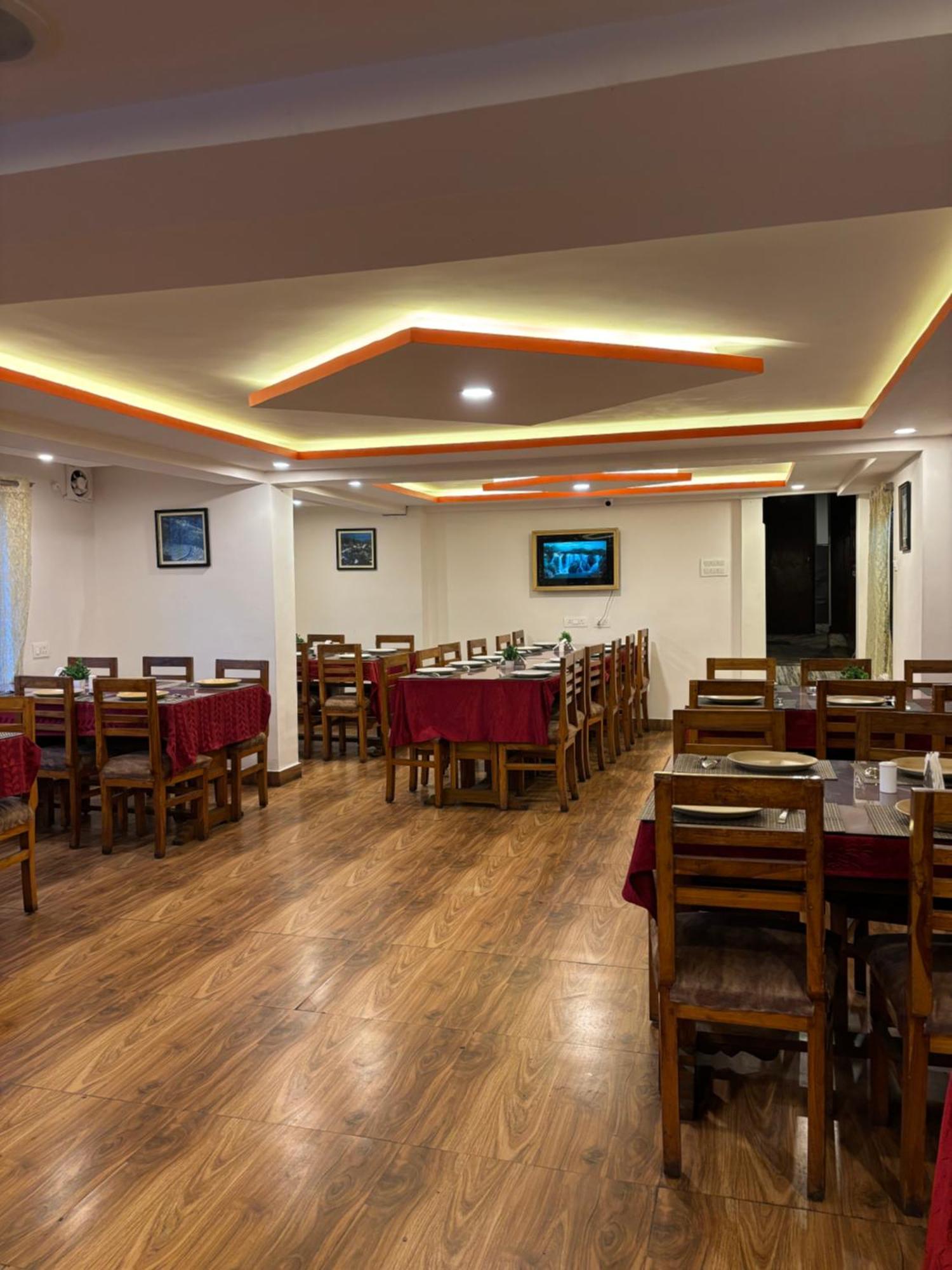 Hotel Kasturi Palace & Restaurant Darjeeling Darjeeling  Exteriör bild